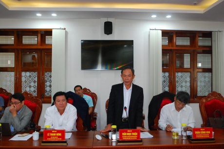 Ông Trần Ngọc Thuận - Bí thư Đảng ủy, Chủ tịch HĐQT VRG trình bày những kiến nghị với lãnh đạo tỉnh