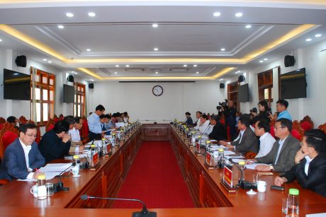 Đại diện lãnh đạo các đơn vị báo cáo tình hình sản xuất kinh doanh năm 2019 với lãnh đạo tỉnh Gia Lai