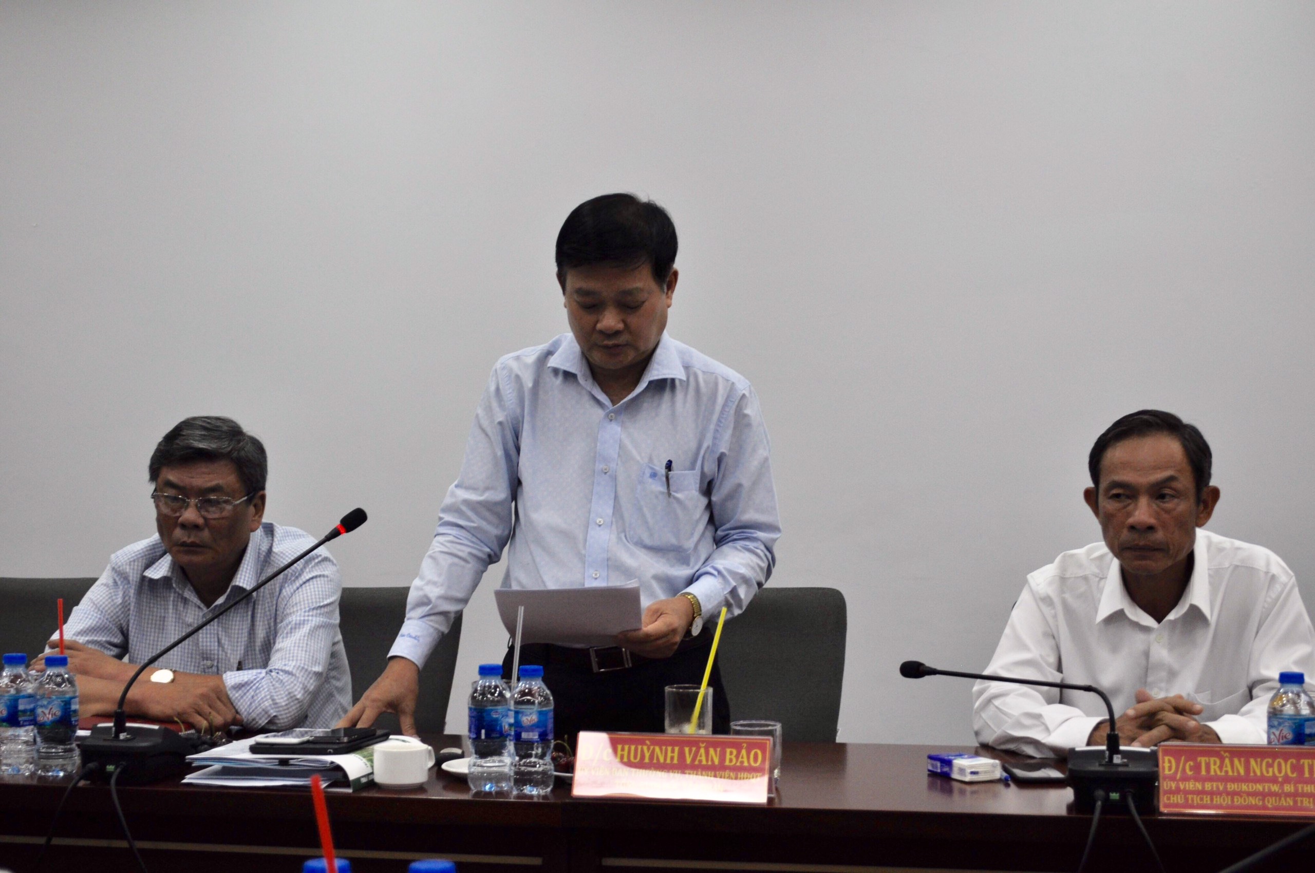 Ông Huỳnh Văn Bảo – TGĐ VRG báo cáo tình hình đầu tư của VRG tại Lào