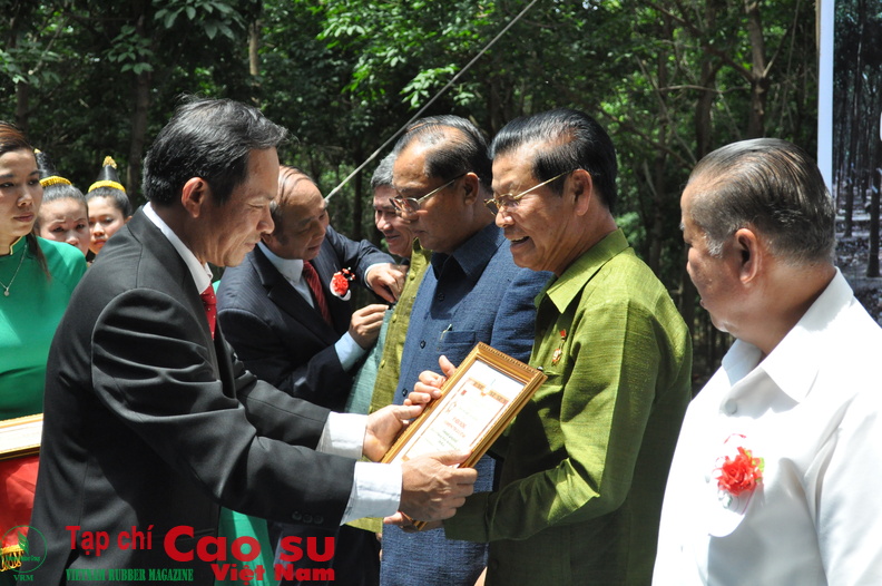 PTT Lào có mặt trong lễ  khai miệng cạo tại CT Quasa – Geruco
