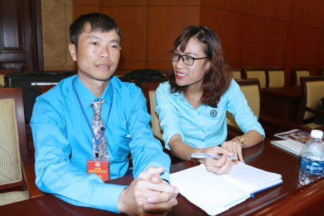Anh Hoàng Văn Tuấn trao đổi cùng PV tại Đại hội CĐ CSVN. Ảnh: Tuấn Tú