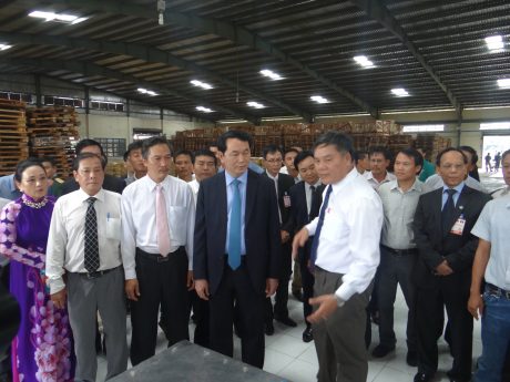  Chủ tịch nước Trần Đại Quang tham quan Nhà máy chế biến mủ 27.2, Công ty CPCS Việt-Lào, ngày 14.6.2016
