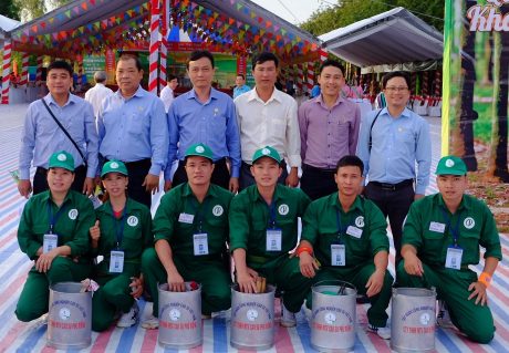 Lãnh đạo, Ban huấn luyện và đội thợ giỏi Cao su Phú Riềng tại Hội thi.