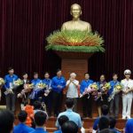 Đảng viên trẻ Mai Duy Tuấn được Tổng bí thư, Chủ tịch nước tặng hoa chúc mừng