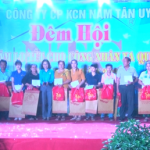 KCN Nam Tân Uyên trao 450 phần quà cho công nhân xa quê