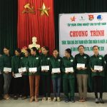 Hội Doanh nhân trẻ và Đoàn Thanh niên VRG tặng quà các công ty miền Trung
