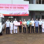 Gia đình ông Trần Ngọc Thuận tặng xe cứu thương cho Bệnh viện Cao su Bình Long