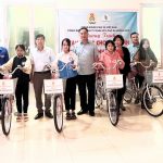 Cao su Krông Buk tặng xe đạp cho học sinh nghèo vượt khó