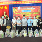 KCN Nam Tân Uyên trao 360 phần quà cho công nhân xa quê