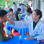 VRG và Bộ tư lệnh QK7 khám phát thuốc miễn phí cho công nhân Cao su Lộc Ninh
