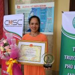 Chị Điểu Thị Gái - công nhân tiêu biểu vinh dự nhận giải thưởng Cao su Việt Nam