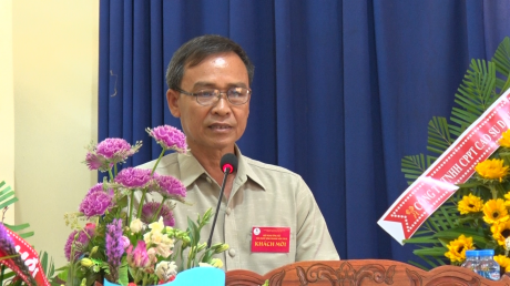 Ông Sôm Lít – Bí thư, chủ tịch huyện Bachiang, tỉnh Champasak phát biểu tại Hội nghị