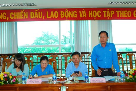 Chủ tịch CĐ Cao su Chư Prông Trần Văn Tiến phát biểu ý kiến