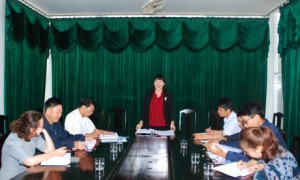 Đ/c Trần Thị Thanh Mai chủ trì một cuộc họp