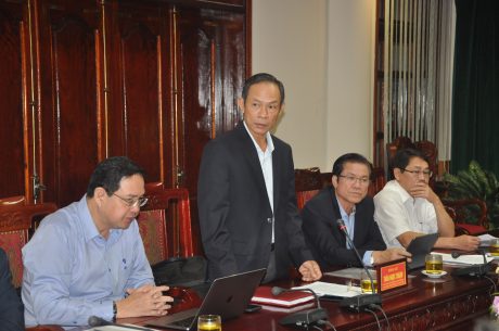 Ông Trần Ngọc Thuận - Bí thư Đảng ủy, Chủ tịch HĐQT VRG trình bày những kiến nghị, đề xuất của VRG với lãnh đạo tỉnh Hà Tĩnh