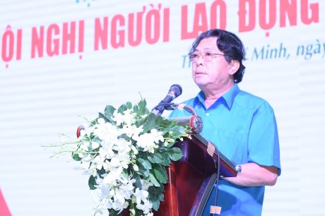 Ông Phan Mạnh Hùng - UV BCH Tổng LĐLĐ VN, Chủ tịch CĐ CSVN phát biểu chỉ đạo hội nghị