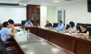 Quang cảnh buổi họp triển khai hai ấn phẩm