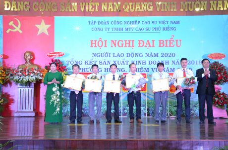 Các tập thể nhận bằng khen của UBND tỉnh Bình Phước