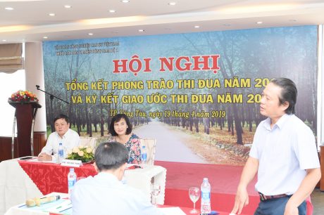Ông Phan Viết Phùng - Trưởng ban TĐ TTVT VRG phát biểu tại hội nghị