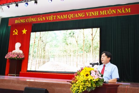 ông Phan Mạnh Hùng – UV BCH Tổng LĐLĐ VN, Chủ tịch CĐ Cao su VN biểu dương phong trào CNLĐ và hoạt động của CĐ Cao su Đồng Nai