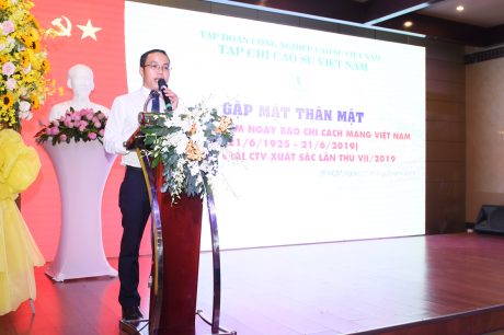 Ông Nguyễn Phi Long - Q.TBT VRM phát biểu đáp từ