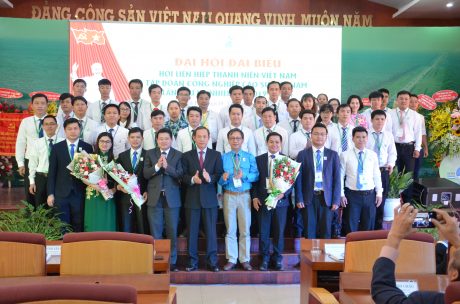 Ủy ban Hội LHTN Việt Nam VRG khóa III ra mắt đại hội