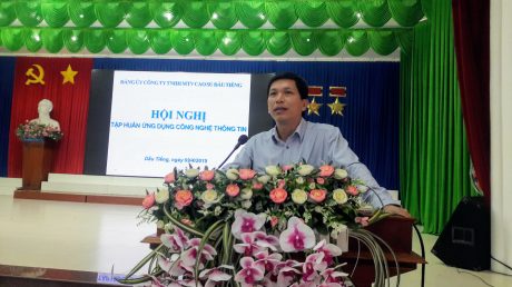 Đồng chí Nguyễn Hữu Yên – Trưởng phòng Cơ yếu – CNTT Tỉnh ủy Bình Dương báo cáo viên của Lớp tập huấn. 