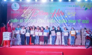 Dịp Tết vừa qua, KCN Tân Bình tổ chức Đêm hội chăm lo Tết cho công nhân. Ảnh: CTV