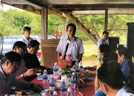 Đồng chí Trần Ngọc Thuận họp triển khai dự án tại nước bạn