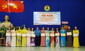 khen thuong nu 2 gioi xuat sac