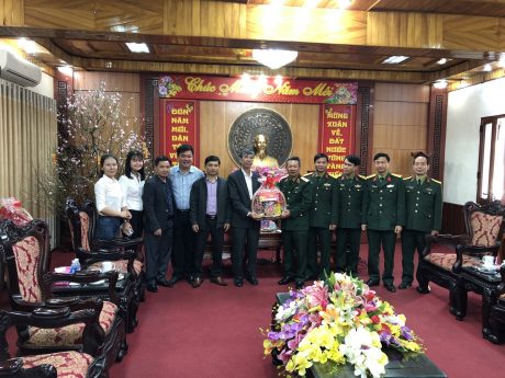 Ông Trần Đức Thuận - TV HĐQT VRG cùng đoàn công tác thăm và tặng quà các tỉnh Bắc Trung bộ