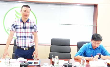 Đồng chí Nguyễn Văn Quyết - Ủy viên Ban BCH Trung ương Đoàn, Phó Bí thư Đoàn Khối Doanh nghiệp Trung ương (DNTW) phát biểu tại buổi làm việc