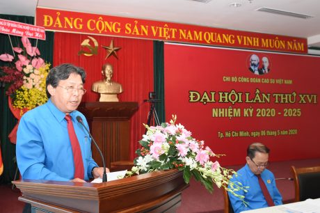 Đồng chí Phan Mạnh Hùng - Bí thư chi bộ, Chủ tịch CĐCS VN phát biểu khai mạc Đại hội