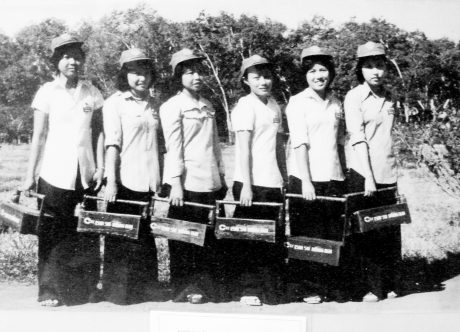 Công nhân Cao su Đồng Nai những ngày đầu. 
